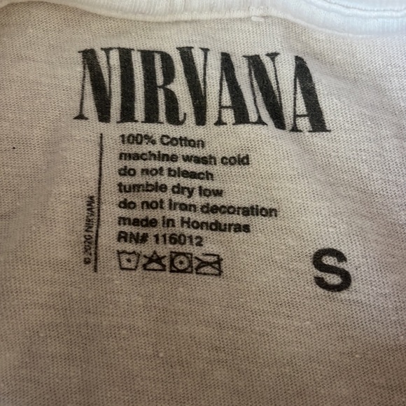 Nirvana Women's Band Tee T-Shirt White & Red 100% Cotton Size Small - Picture 3 of 3